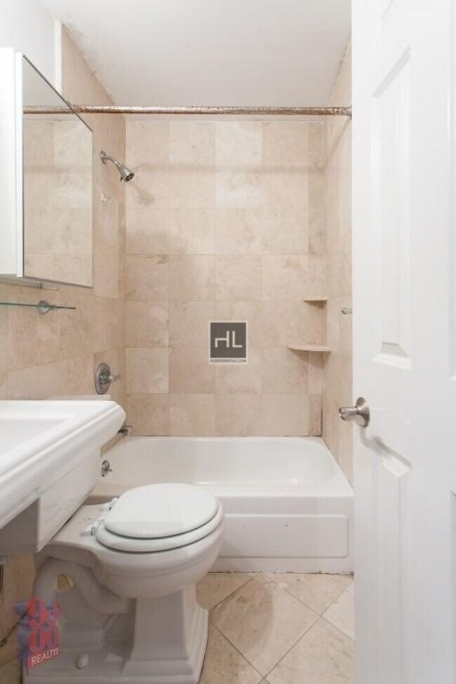 Foto del edificio - E 13TH ST.