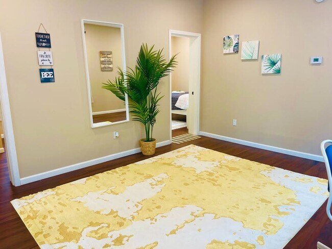 Foto del edificio - 2621 Edwin St