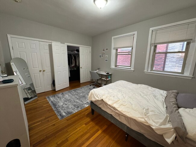 Building Photo - 875 Beacon St