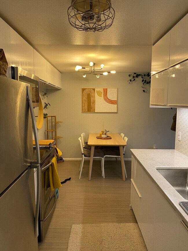 Dining Area - 10501 8th Ave NE