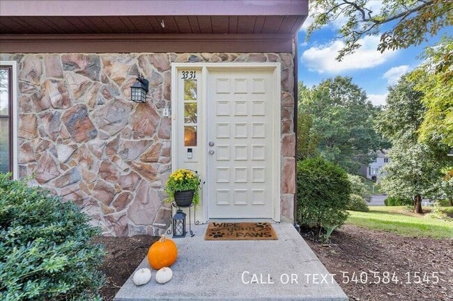 Foto del edificio - 3331 Stonehenge Square