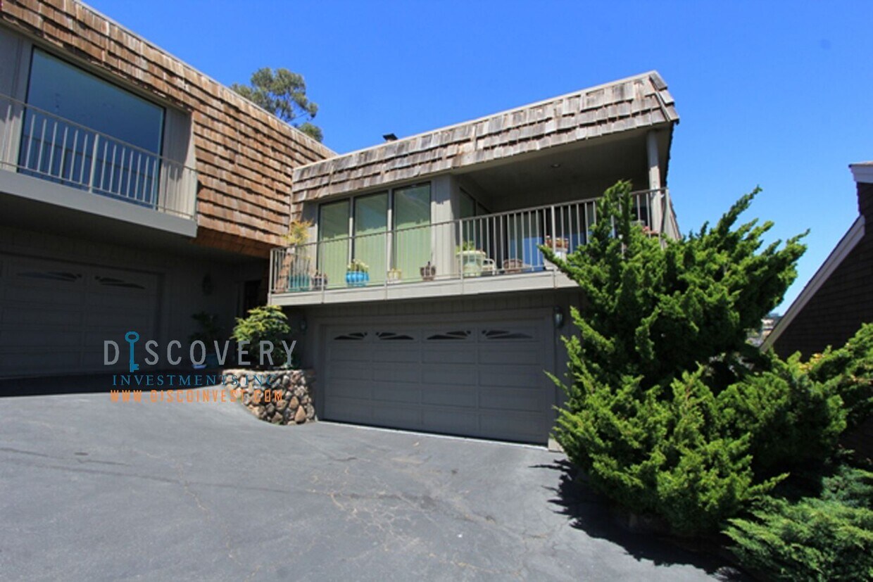 Primary Photo - Magnificent Sausalito 2 Bedroom Townhouse ...