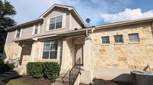Foto del edificio - 1900 Scofield Ridge Pkwy