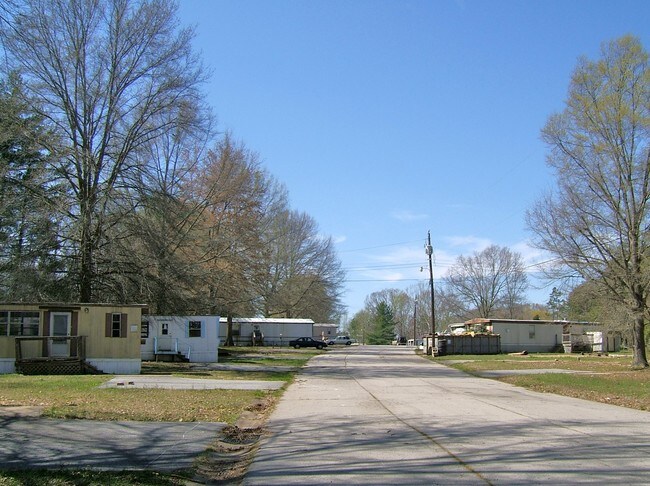 Building Photo - 101 Carriage Hill Dr