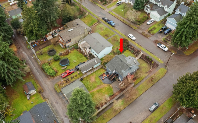 Building Photo - 3 bed 2 bath West Seattle Beauty
