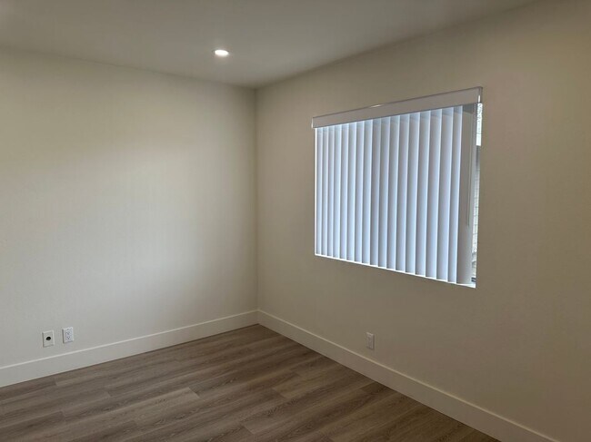 Foto del edificio - 219 E Maple St