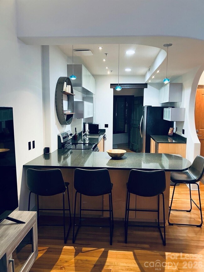 Foto del edificio - 84 E Walnut St