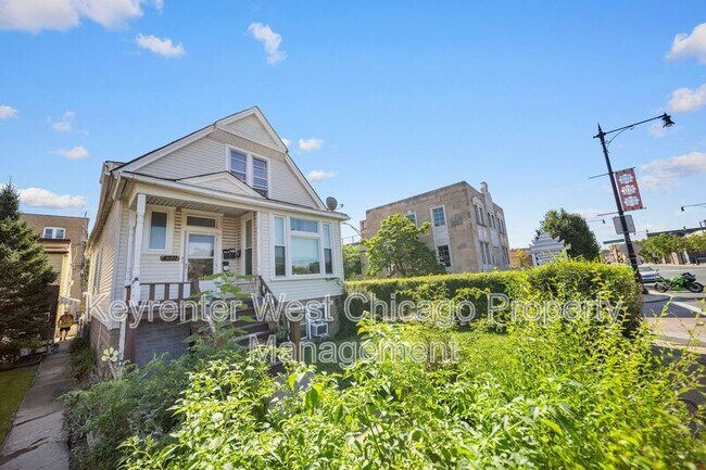 Foto del edificio - 4511 N Pulaski Rd