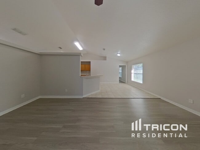 Building Photo - 613 Westview Dr