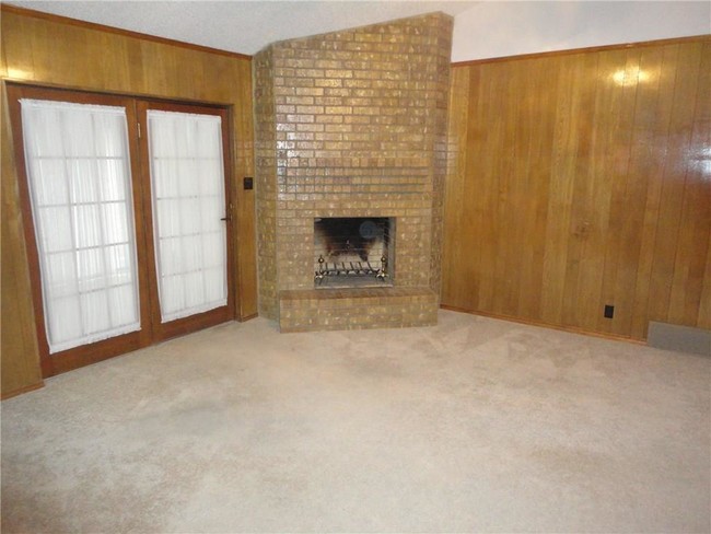 Building Photo - 218 Buffalo Creek Dr