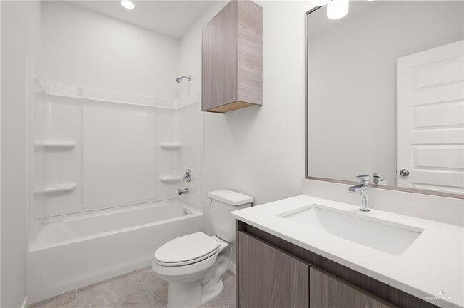 Building Photo - 402 N Alexandrite Ave