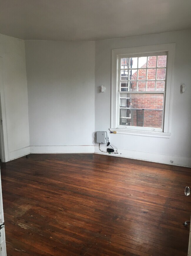 Foto del edificio - 5826 Darlington Rd #3