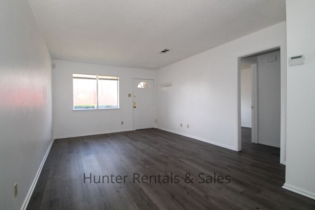 Building Photo - Water Paid!