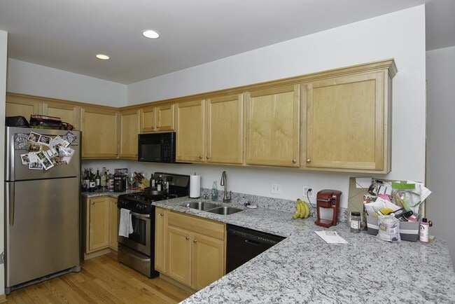 Building Photo - 3117 N Damen Ave