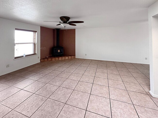 Building Photo - 4135 N Apodaca St