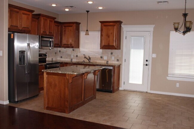Building Photo - Great home located in Cache, Ok , never be...