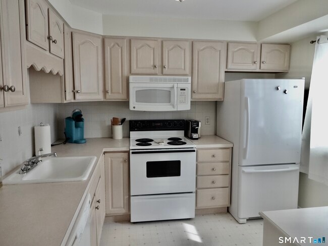 Foto del edificio - 245 Unquowa Rd