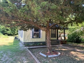 Building Photo - 1444 N Sherman Ave
