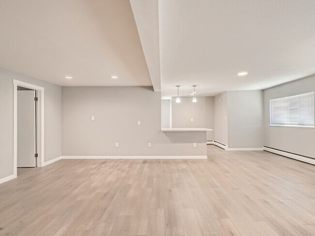 Foto del edificio - 3 Bed/2 Bath Updated Duplex Near RiNo!!!