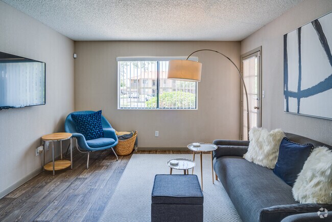 2HAB, 1BA - 672SF - z-121625-Heritage District