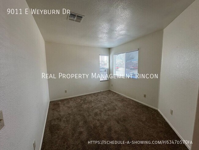 Building Photo - 9011 E Weyburn Dr