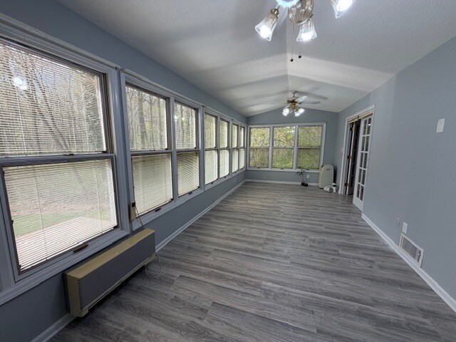 Foto del edificio - 1602 Ternberry Rd