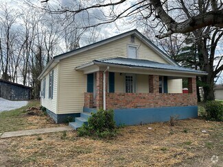 Building Photo - 3067 Greensburg Rd