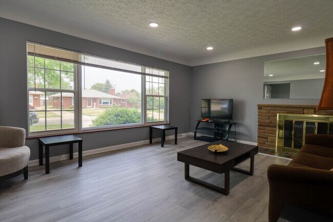 Foto del edificio - 2 bedroom 2 bath brick ranch