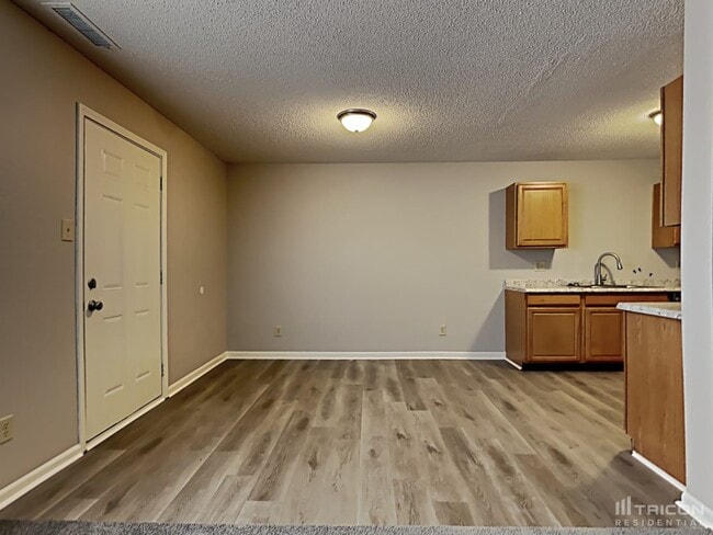 Building Photo - 10923 Sweetsen Rd