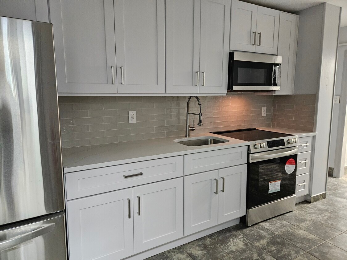 Foto principal - 320 W Main St