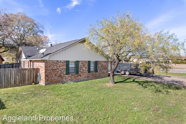 Building Photo - 3 br, 2 bath House - 1419 Holik