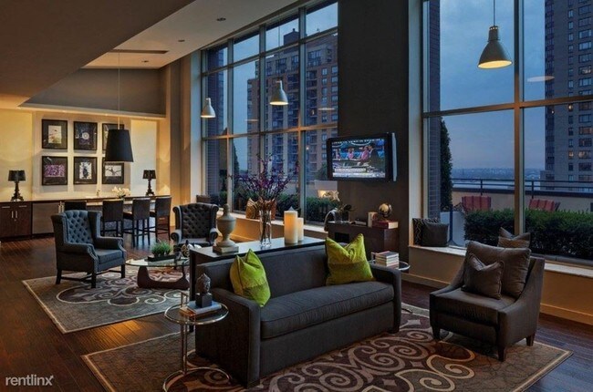 Foto del edificio - 90 Washington St