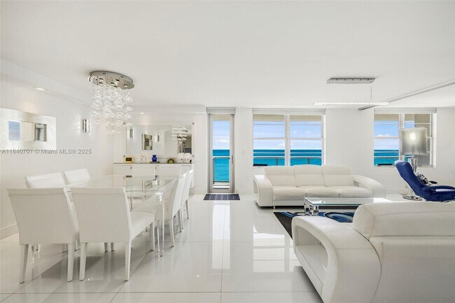 Foto del edificio - 9511 Collins Ave