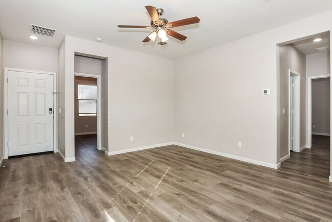 Foto del edificio - 4845 S 243rd Dr