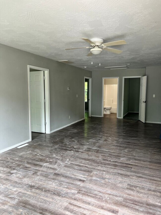 Foto del edificio - 3 Bed 2 Bath House
