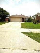 Building Photo - 812 Piedmont Dr