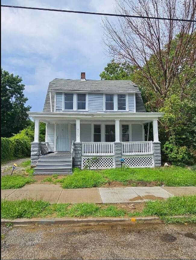 Building Photo - Spacious Elegance: Luxurious 4-Bedroom Sin...