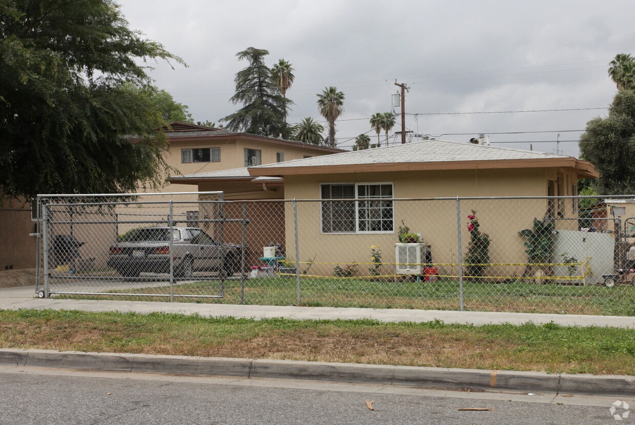 Foto del edificio - 3571-3587 Ottawa Ave