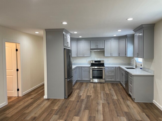 Foto del edificio - 350 Palm Ave