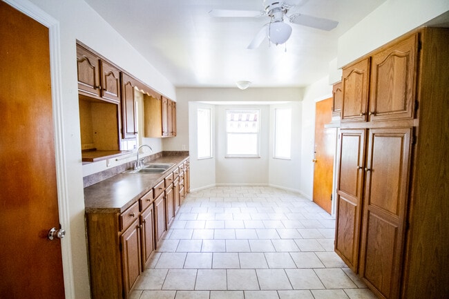 Foto del edificio - 3471 Jeannette Ave