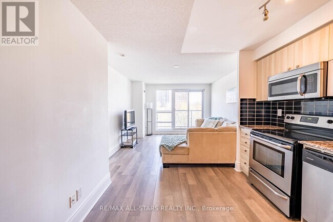 Photo du bâtiment - 2015 Sheppard Ave E