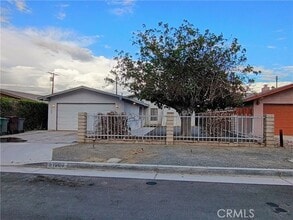 Building Photo - 51600 Avenida Mendoza