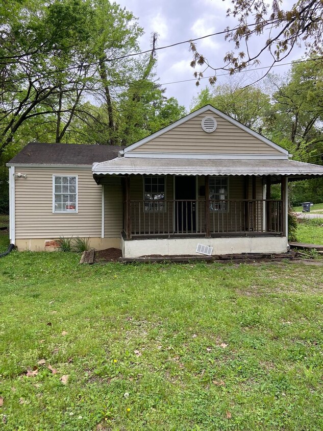 Primary Photo - New For Rent in Center Point!