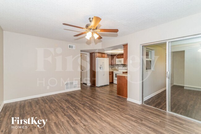 Foto del edificio - 6328 Toyota Dr