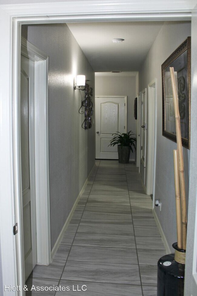 Foto del edificio - 3 br, 2 bath House - 13477 Coldham St