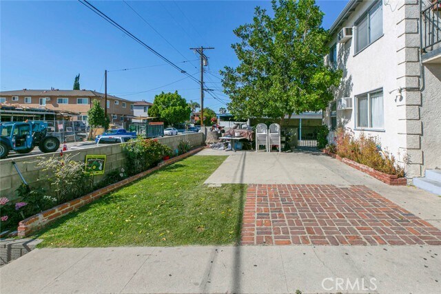 Foto del edificio - 11659 Hamlin St