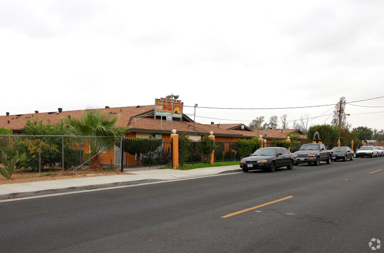 Building Photo - Rancho Posada