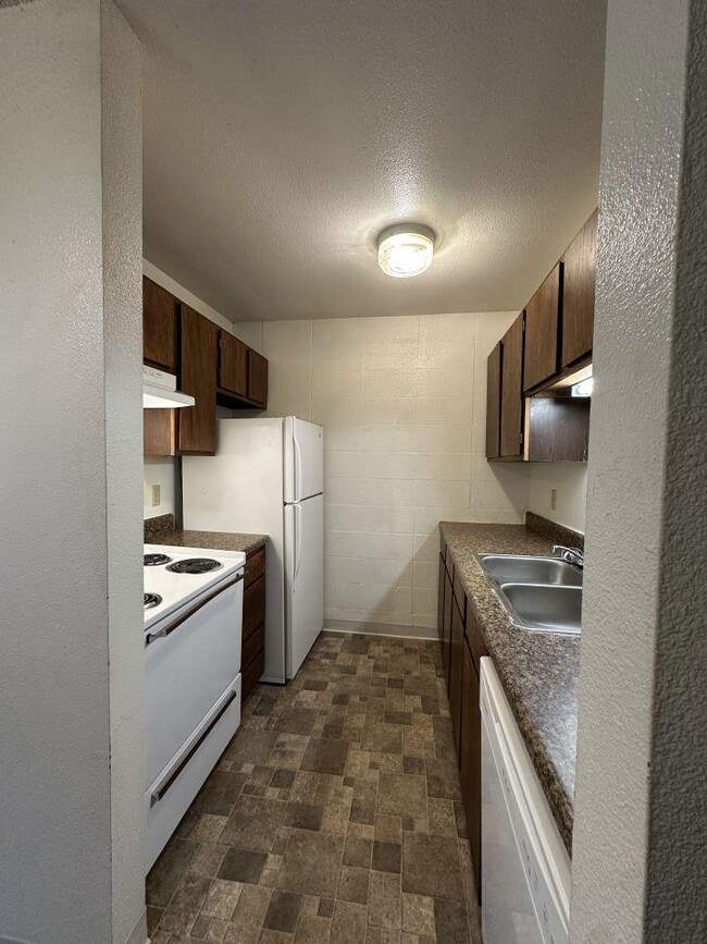 Building Photo - 2 bedroom in Billings MT 59102