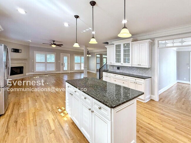 Foto del edificio - 1119 Hardwood Cove Rd