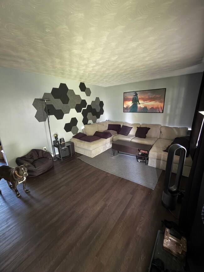 Foto del edificio - 3105 Lencott Dr